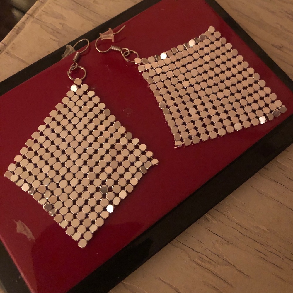 Reversible silver mesh earrings